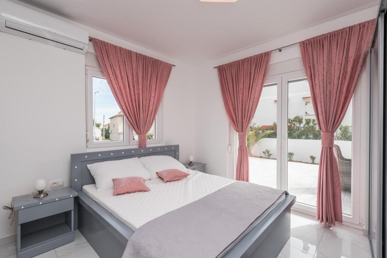 Villa Jana Luxury Apartments نوفاليا المظهر الخارجي الصورة